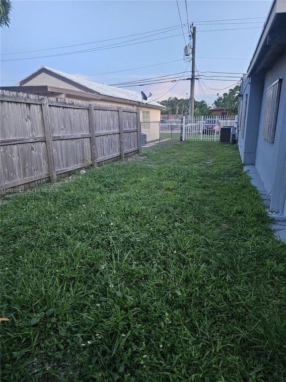 4-bedroom Single-Family Home — 6847 SW 13th St