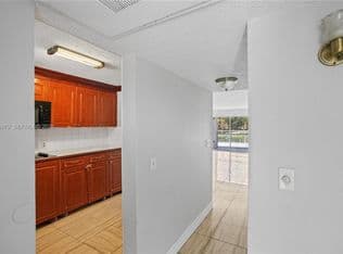 1-bedroom Condo — 661 N University Dr #1103, Pembroke Pines, 33024