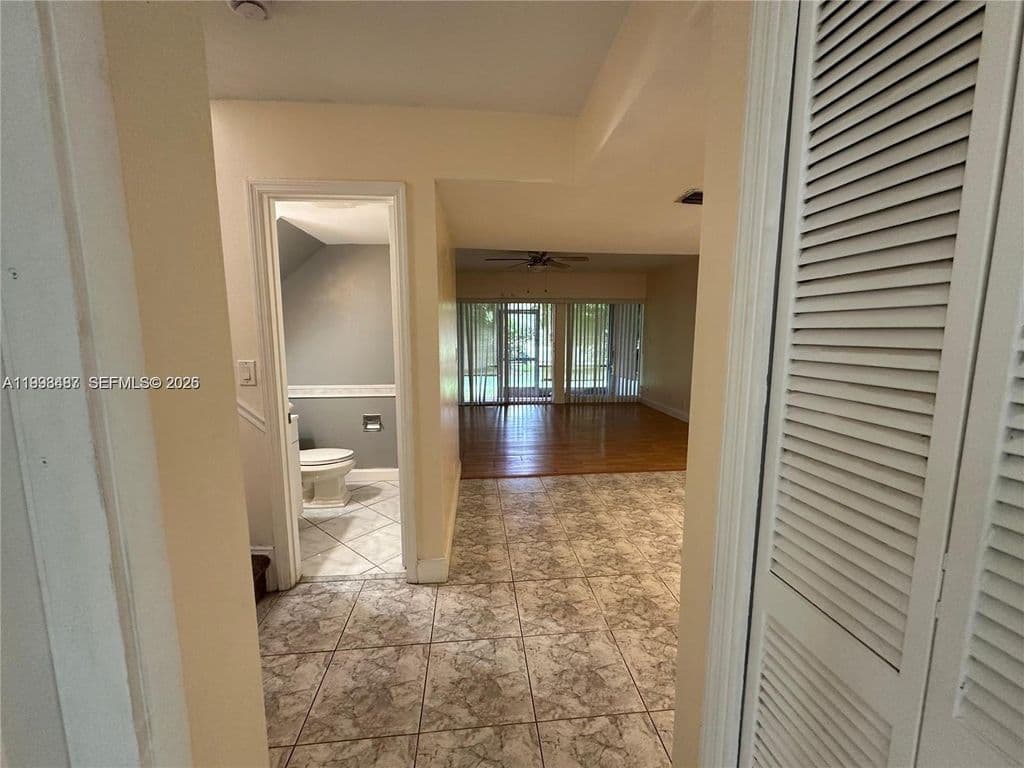 2+1 Mülk — 8005 Lagos De Campo Blvd #L-4