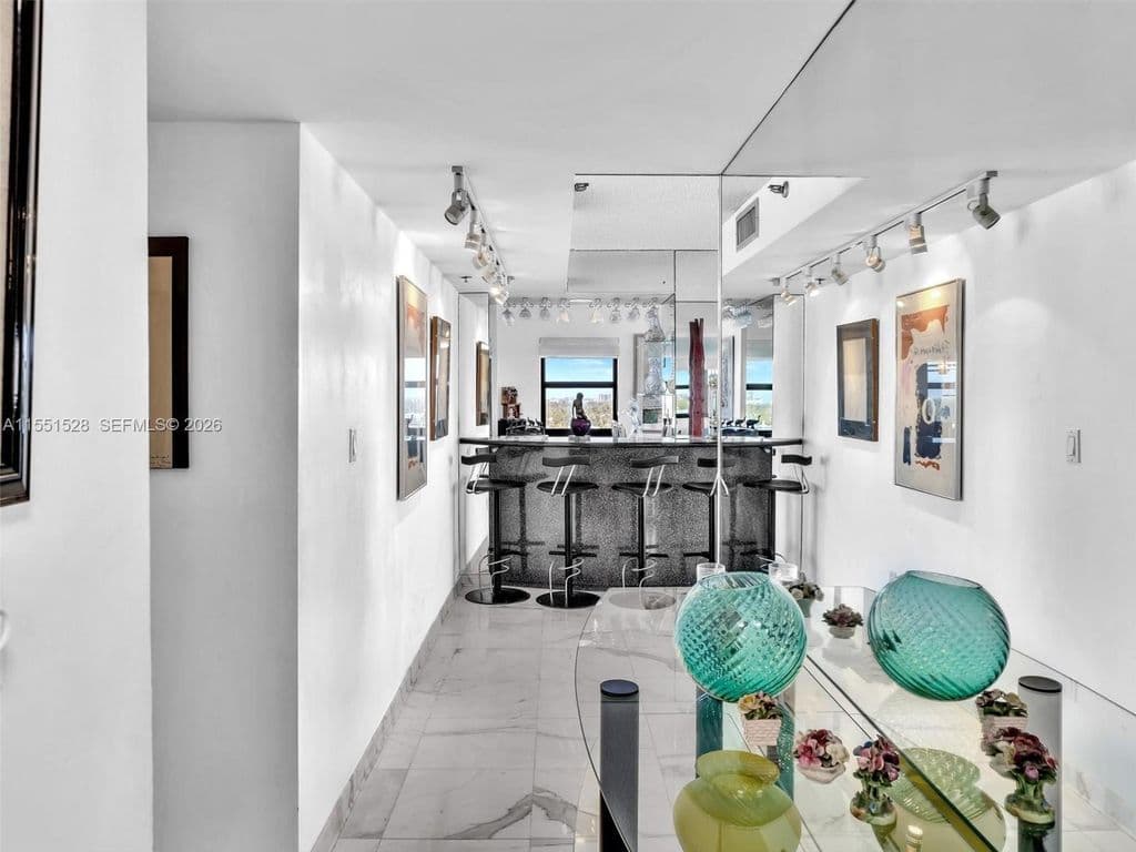 2+1 Condo — 1201 S Ocean Dr APT 1112N