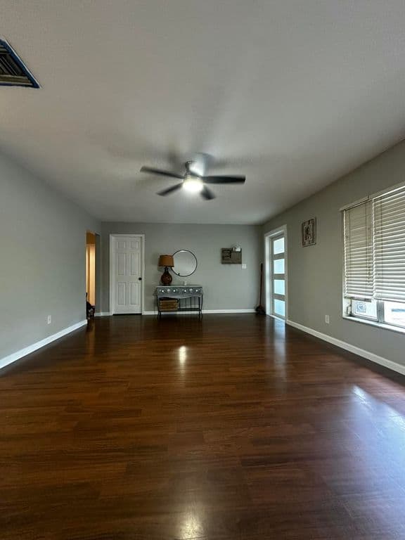 3+1 Müstakil ev — 8211 NW 91st Avenue