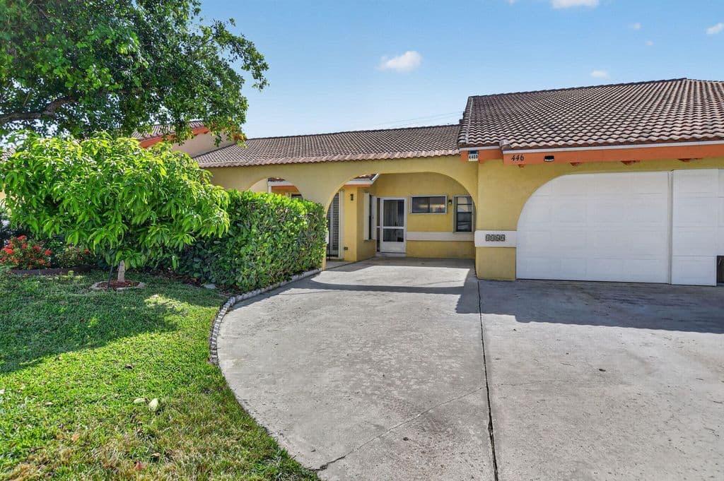 3-bedroom Single-Family Home — 4460 NE 5th Avenue