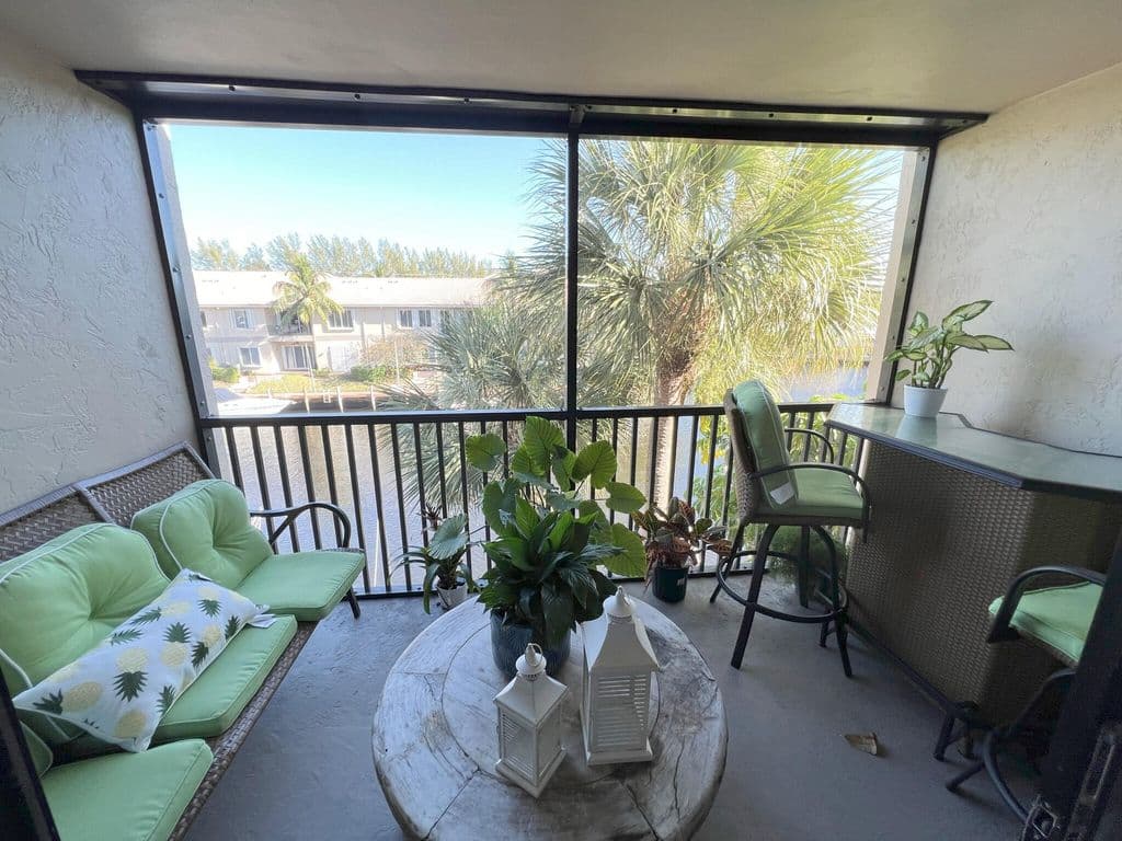 2-bedroom Condo — 1 Royal Palm Way #3050