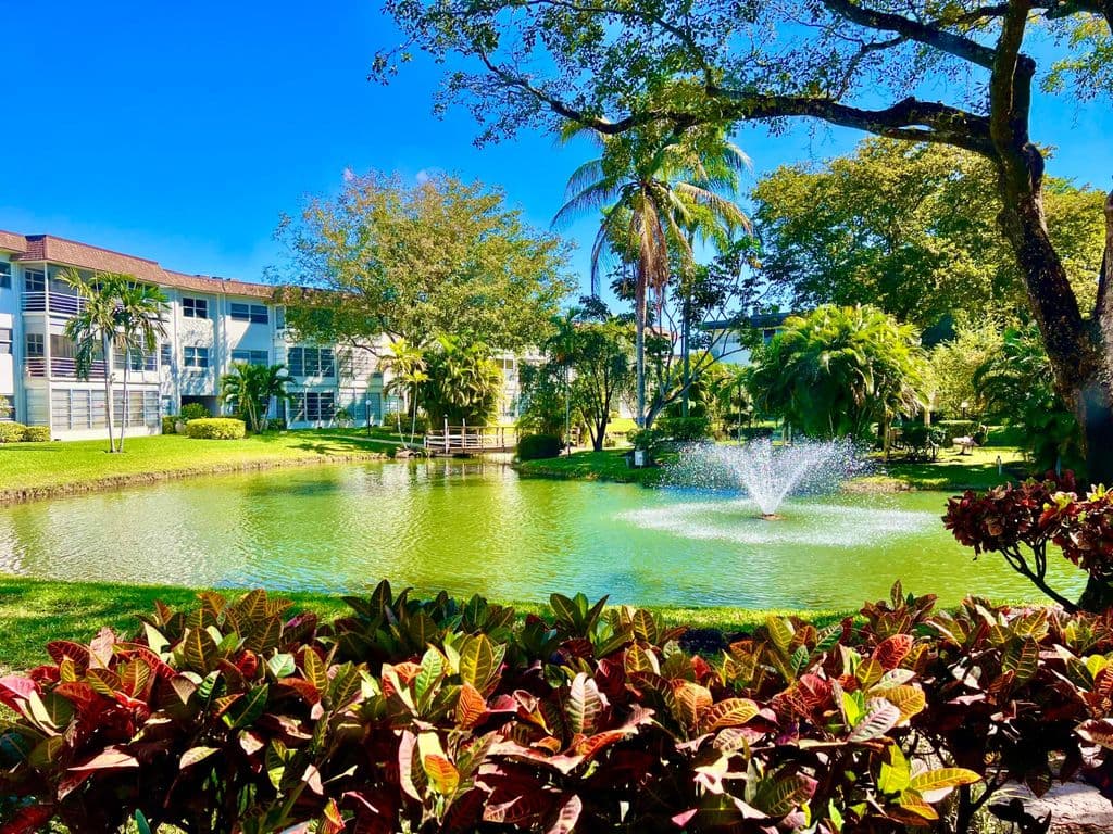 2+1 Condo — 5151 W Oakland Park Boulevard #110