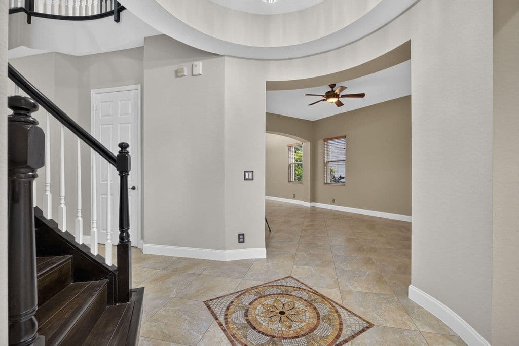 6-bedroom Single-Family Home — 742 Cresta Circle