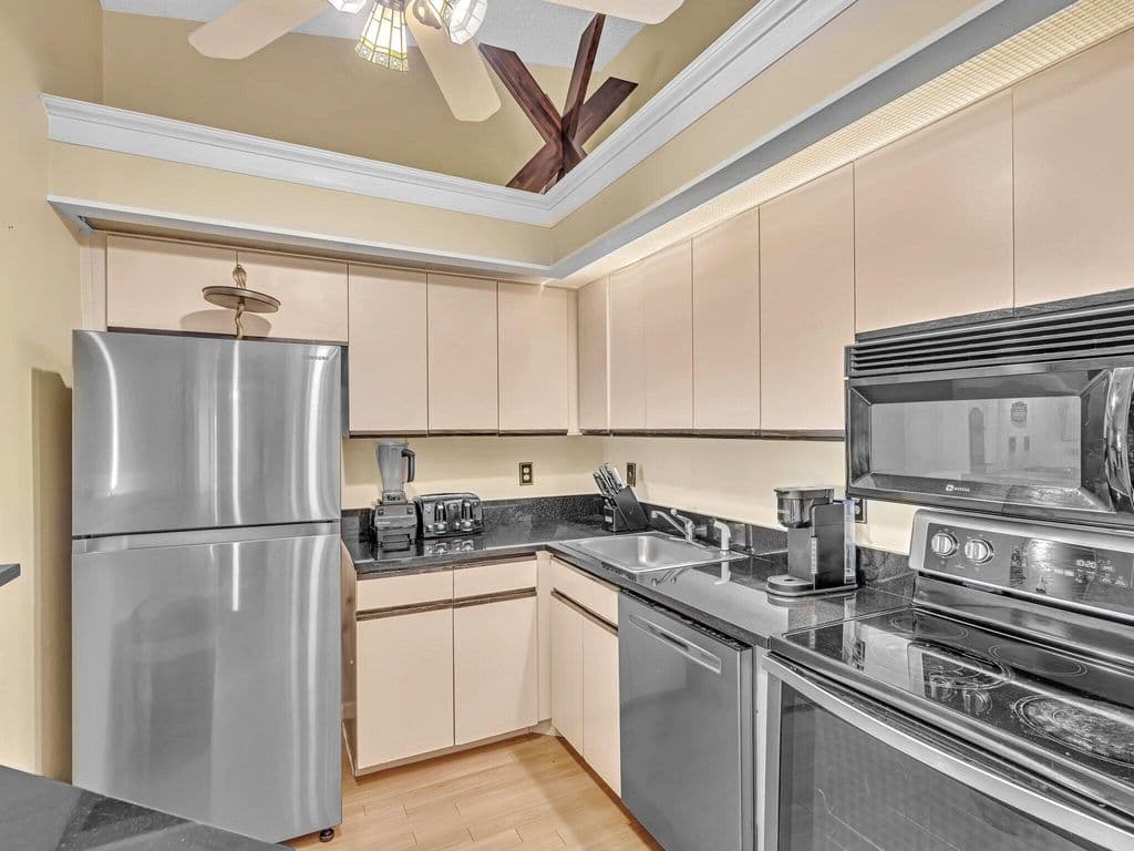 2+1 Condo — 1109 Duncan Circle #202