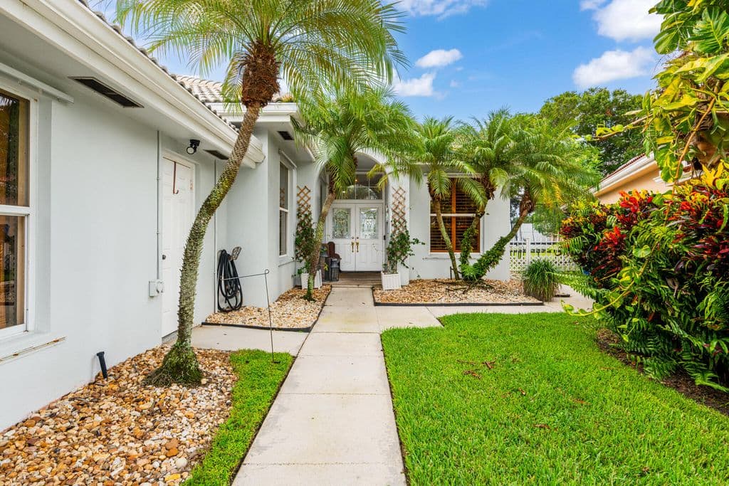 3-bedroom Single-Family Home — 218 HAMPTON Court
