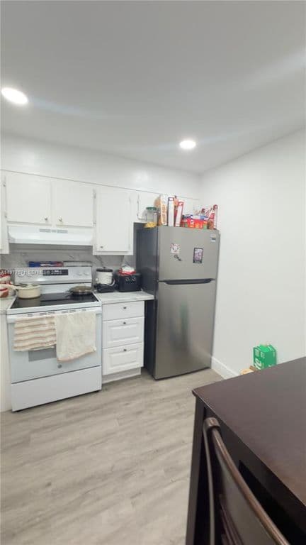 2-bedroom Condo — 11925 NE 2nd Ave #B207