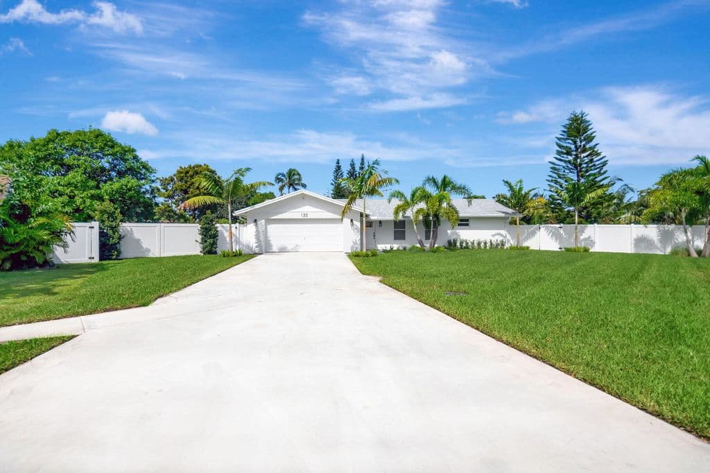 3-bedroom Single-Family Home — 135 SE 28th Court