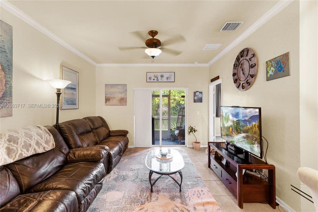 3+1 Condo — 9052 Plymouth Pl #9052