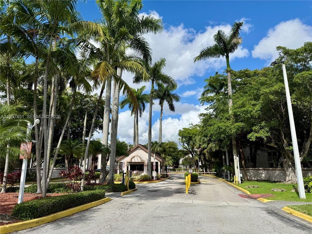 2-bedroom Condo — 9435 SW 140th Ct #9435
