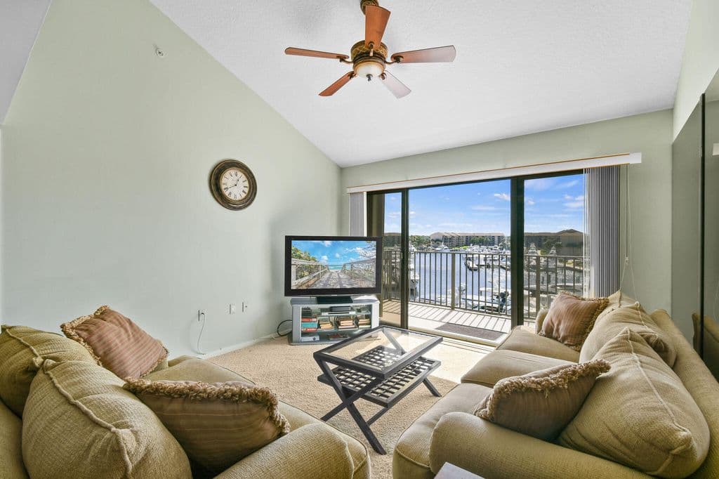 2-bedroom Condo — 1601 Marina Isle Way #505