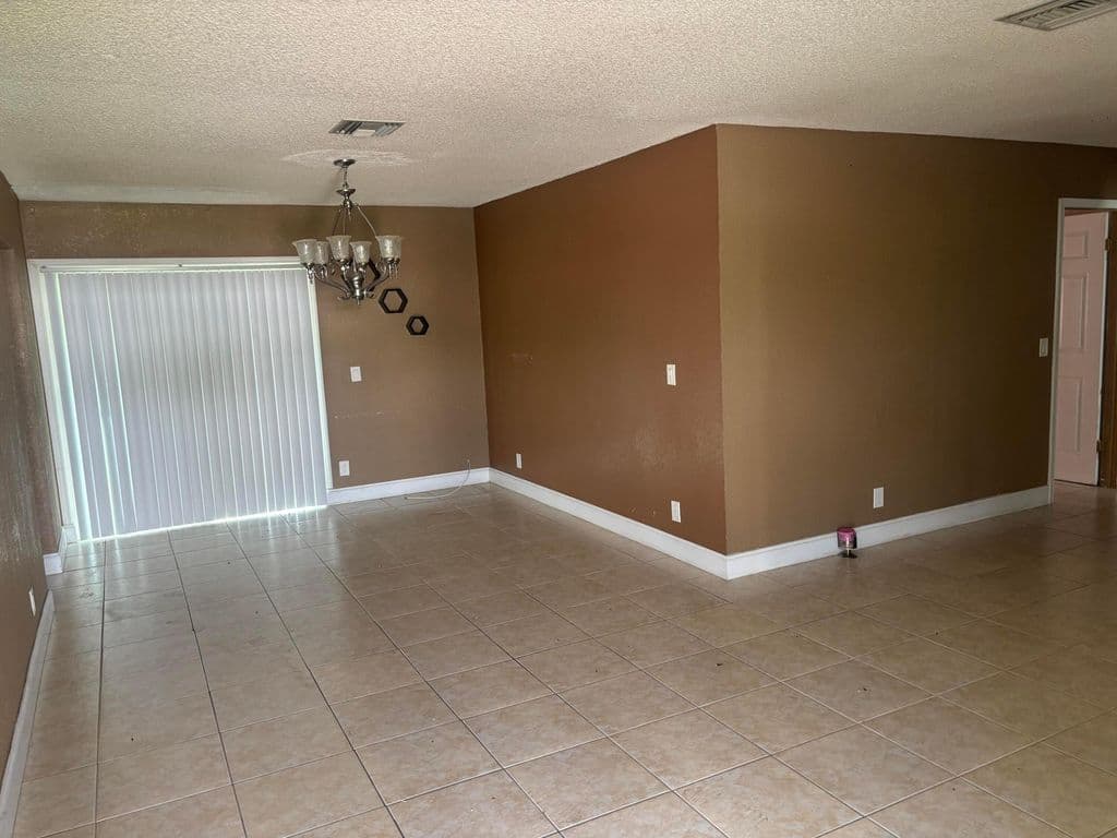 3+1 Müstakil ev — 1250 SW 5TH Terrace