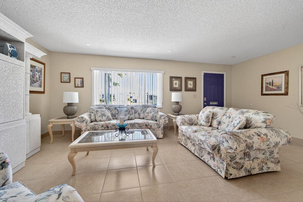 2-bedroom Single-Family Home — 1601 SW 18th Street SW