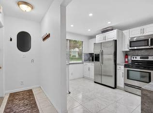 2-bedroom Condo — 2504 Antigua Terrace #A1, Pompano Beach, 33066