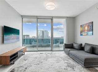2+1 Condo — 200 Biscayne Blvd #4912, Miami, 33131