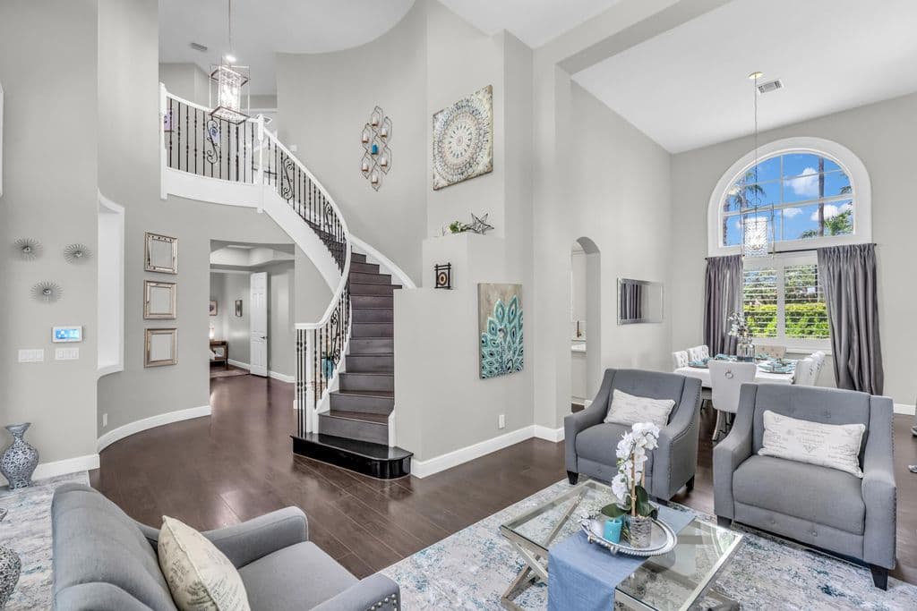 5-bedroom Single-Family Home — 4661 Manderly Drive
