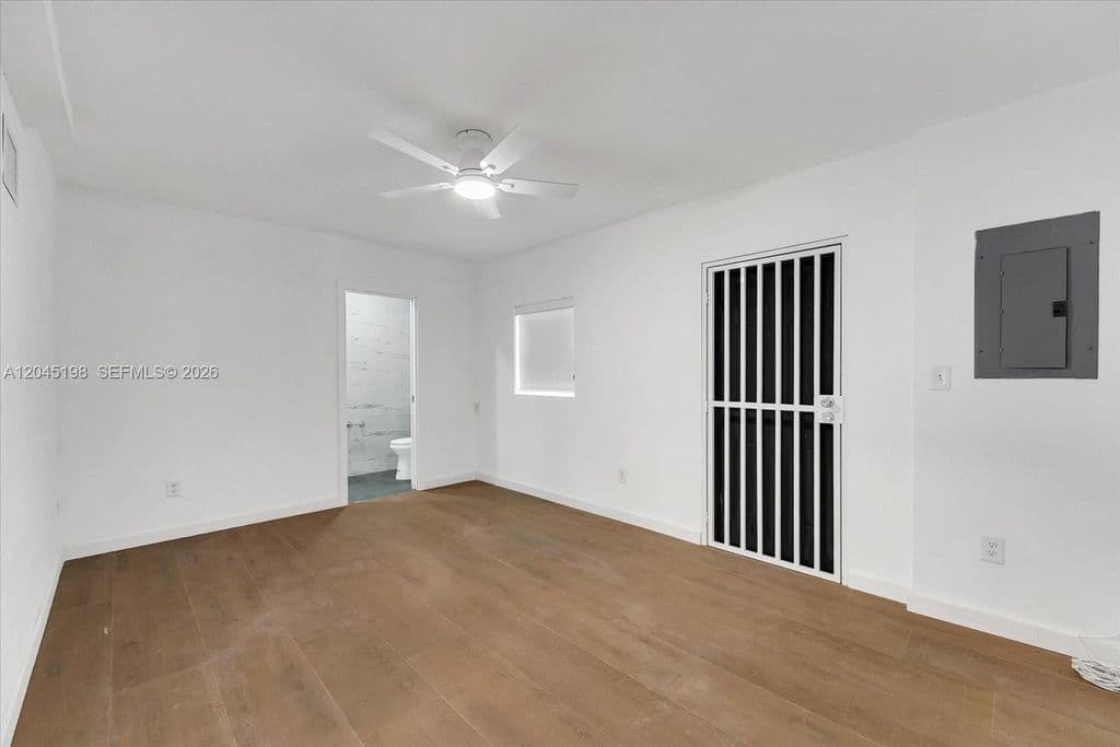 3+1 Müstakil ev — 13415 NW 22nd Ave