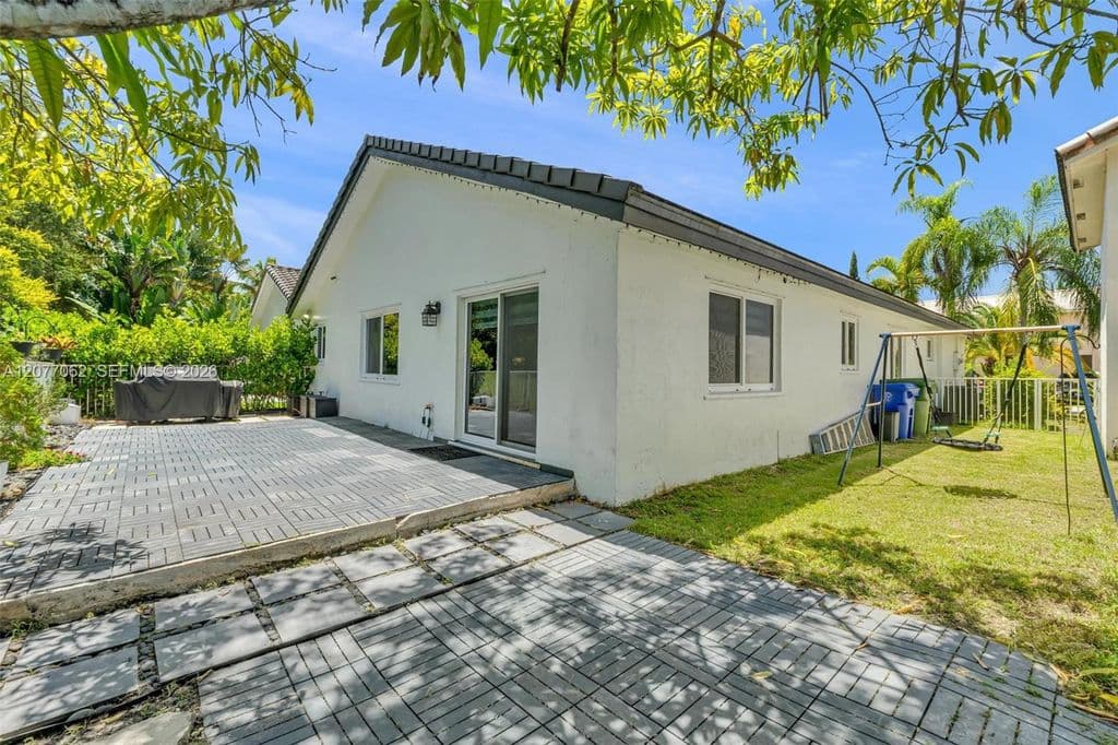 4-bedroom Single-Family Home — 631 SW 176th Ave