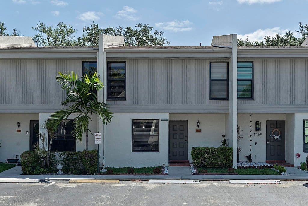 3+1 Mülk — 1177 NW 98th Terrace #132