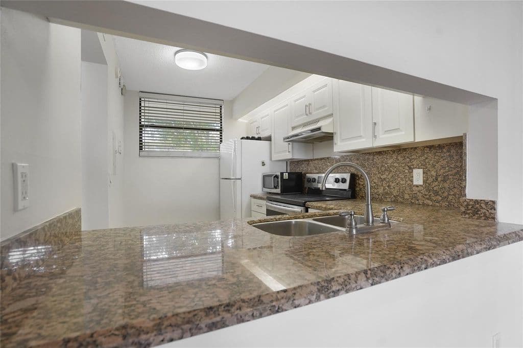 2-bedroom Condo — 109 Lake Emerald Drive #110