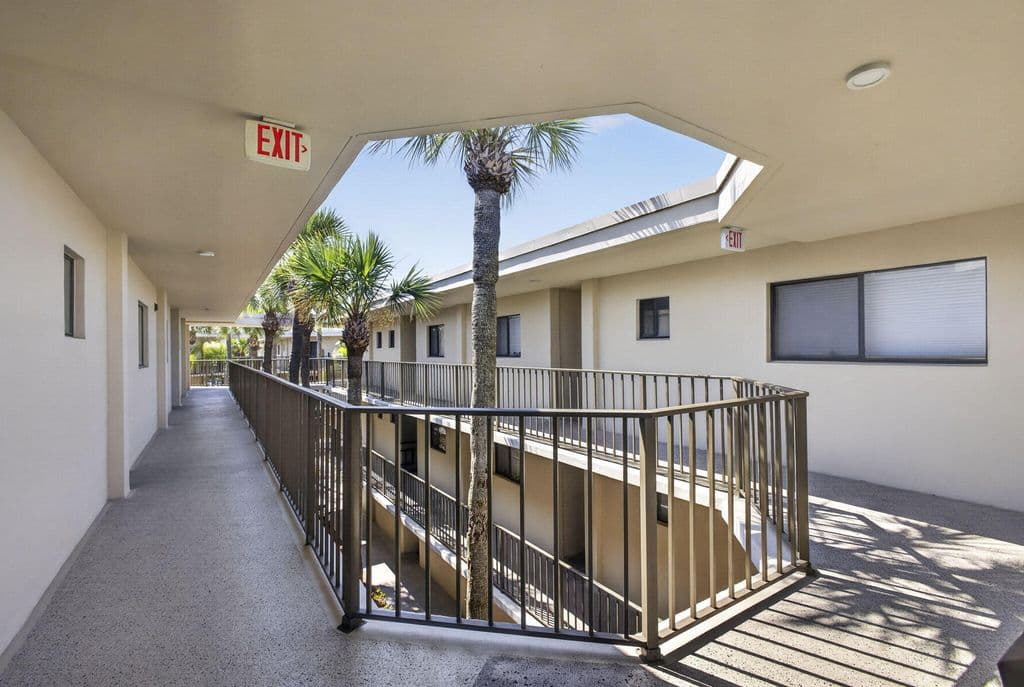 2+1 Condo — 5340 Las Verdes Circle #307