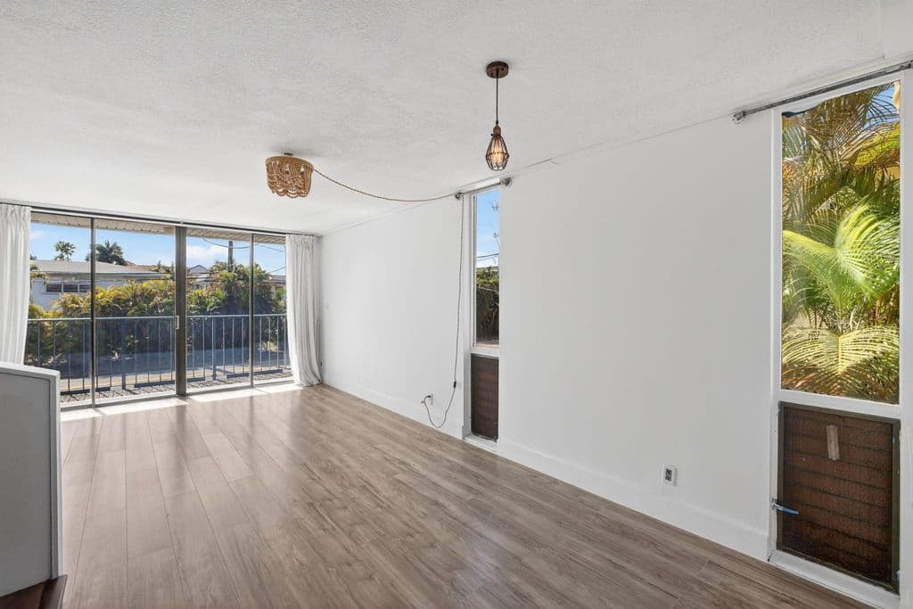 2-bedroom Condo — 1531 SE 15th Street #8