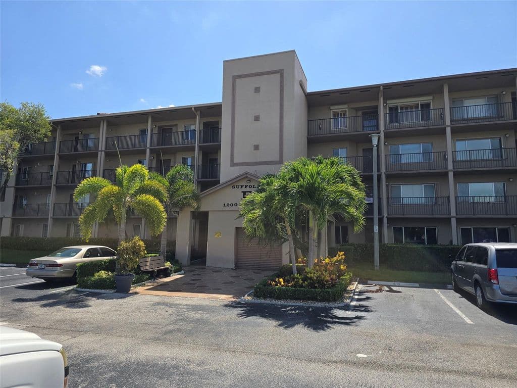 1-bedroom Condo — 1200 SW 137TH Avenue #312E