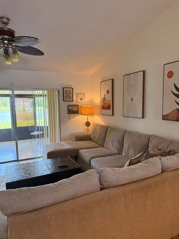 3+1 Müstakil ev — 8499 Lakepoint Court