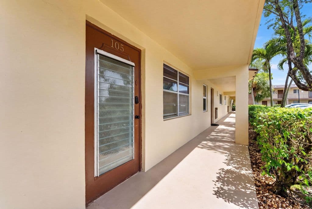1-bedroom Condo — 251 NW 76th Avenue #105