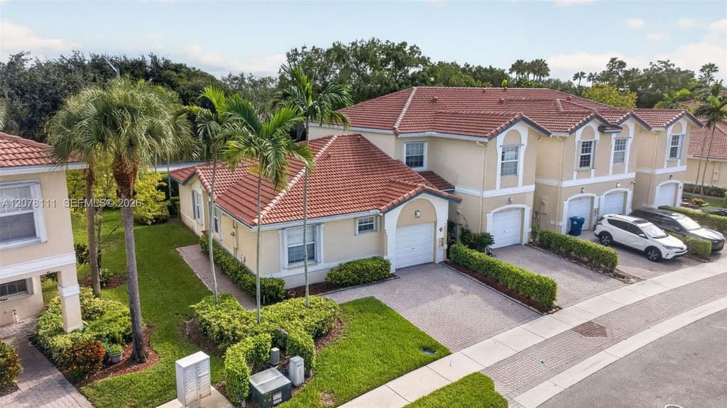 3+1 Müstakil ev — 11641 NW 47th Dr