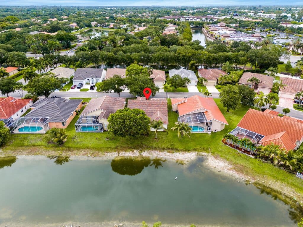 4+1 Müstakil ev — 5954 NW 74th Street
