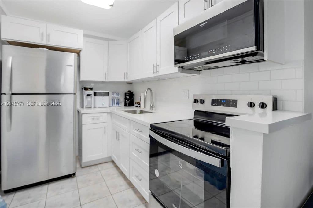 1+1 Condo — 8501 NW 8th St APT 110