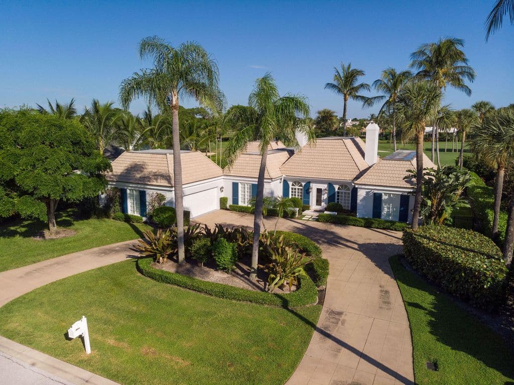 4+1 Müstakil ev — 971 LAKE HOUSE Drive