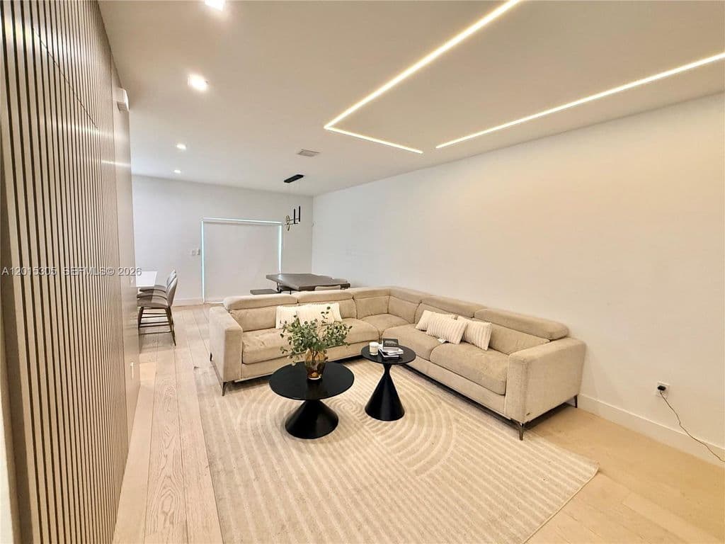 3+1 Mülk — 12750 NW 23rd Pl