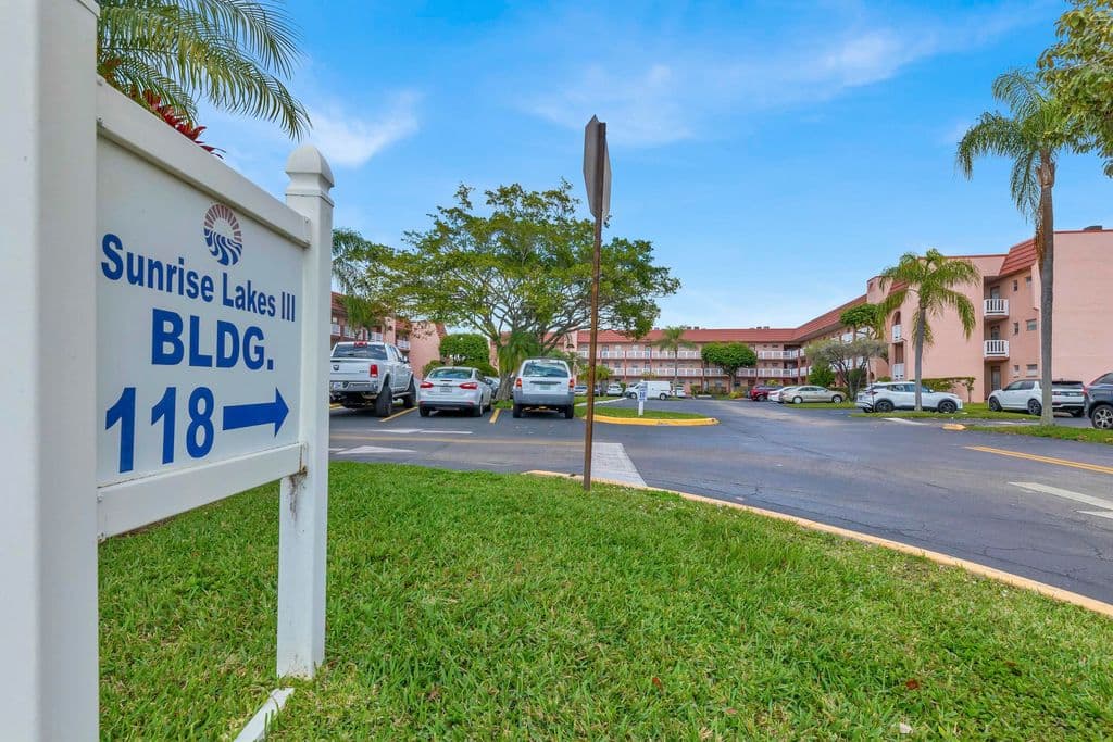 1-bedroom Condo — 9401 Sunrise Lakes Boulevard #311