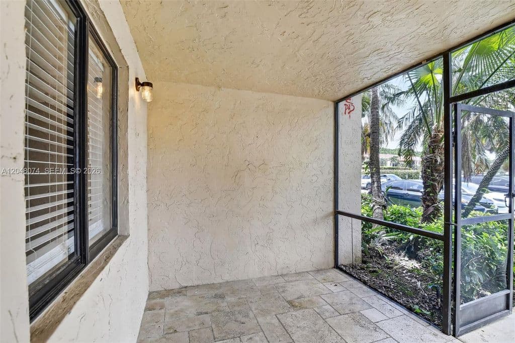 2-bedroom Condo — 359 Lakeview Dr APT 102