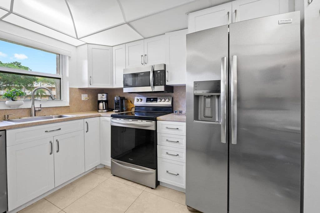 2+1 Condo — 9330 Sunrise Lakes Boulevard #104