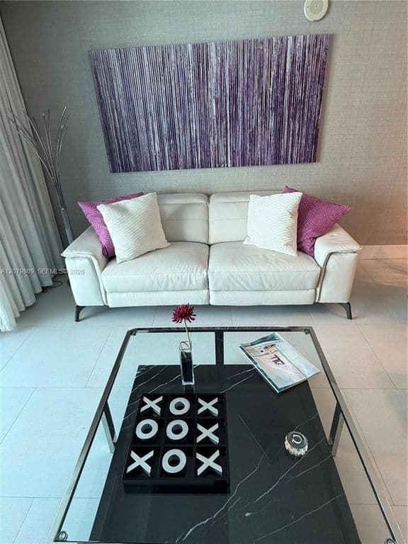 1-bedroom Condo — 2101 Brickell Ave APT 1104