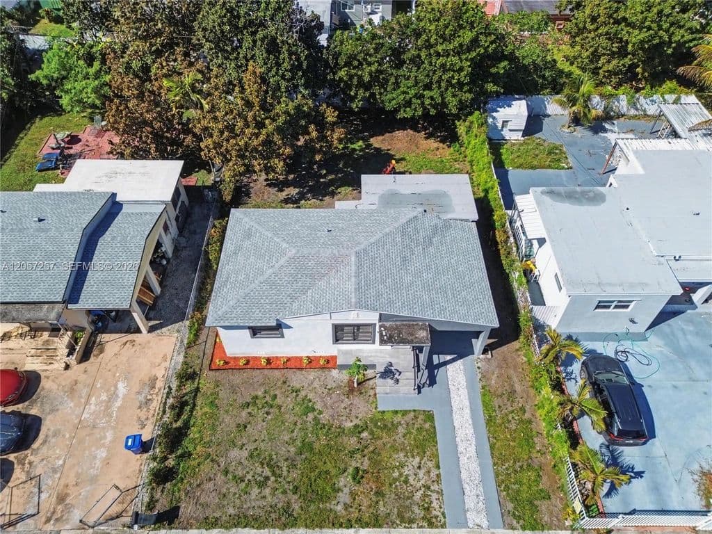 3+1 Müstakil ev — 15694 NE 10th Ct