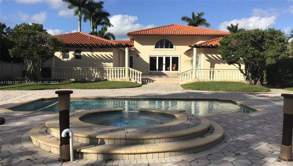 5+1 Müstakil ev — 13460 SW 32nd St