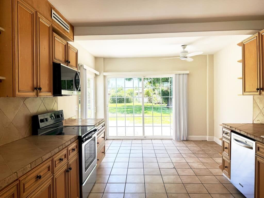 3-bedroom Single-Family Home — 1229 15TH Avenue N