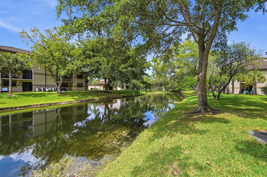 2+1 Condo — 9938 NOB HILL Lane #9938