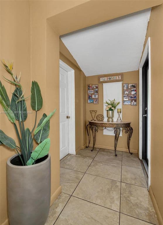 3+1 Müstakil ev — 2630 Everglades Dr