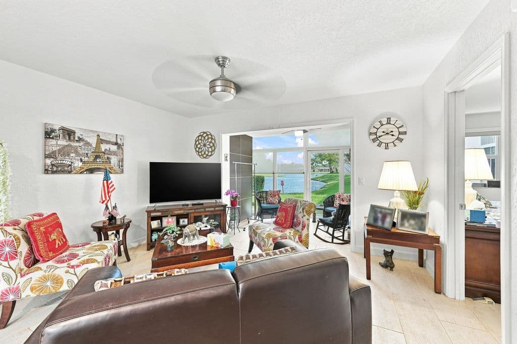 2-bedroom Condo — 10382 NW 24th Place #105
