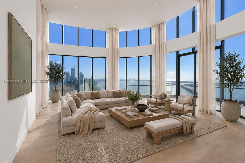 6-bedroom Condo — 175 SE 25th Rd #Uph01