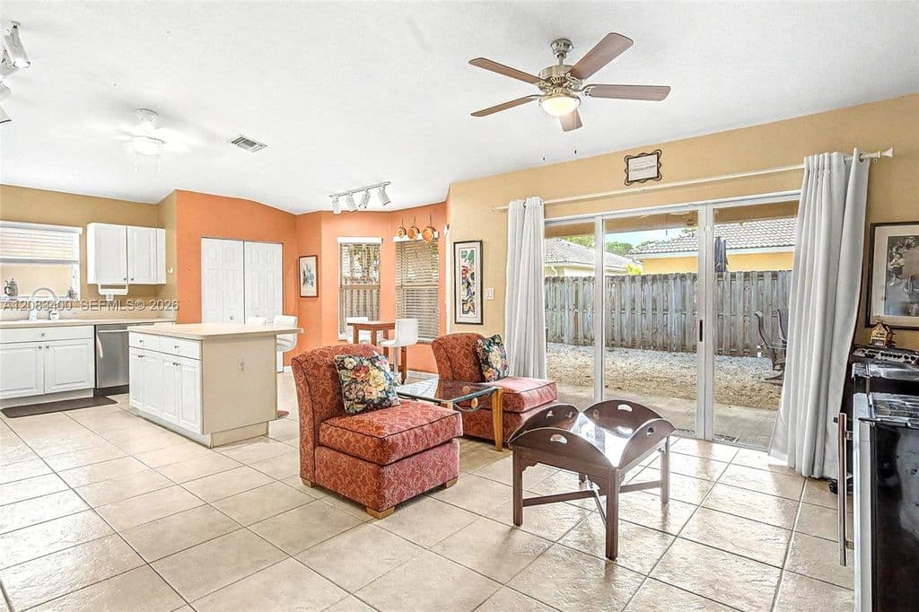 3+1 Müstakil ev — 14033 SW 155th Ct