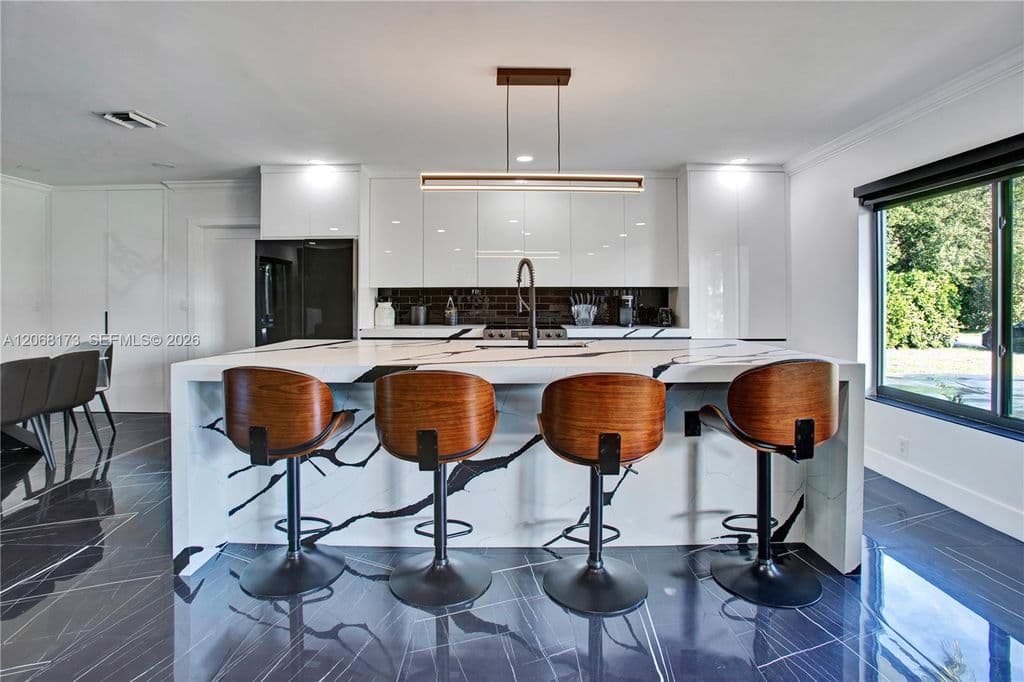 3+1 Müstakil ev — 2457 NE 27th Ter
