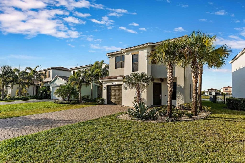 3+1 Müstakil ev — 16235 Sandy Shore Drive