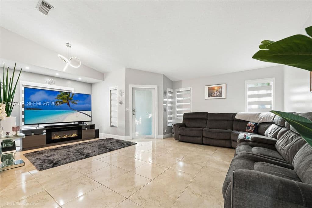 3+1 Müstakil ev — 16520 SW 99th St
